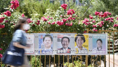 [포토뉴스] 장미 꽃다발의 주인공은 누구?