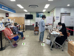 사전투표한 시민들 