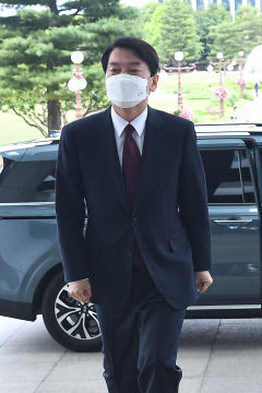 국민의힘·민주당, 차기 당권 두고 내홍 조짐