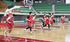 시즌 첫 훈련 돌입한 가스公…사령탑은 '조직력' 강조했다