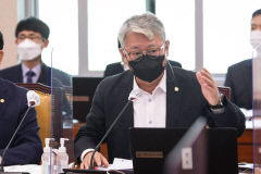 민주당 '정부 시행령' 견제 위한 국회법 발의…여당 강력 반발