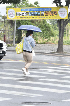 [포토뉴스] 우회전 시 '일시 정지' 의무화 시행 한달 앞으로