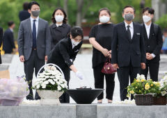 김건희 여사 행보 놓고 정치권 설전…尹·與 