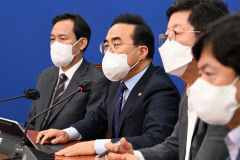 박홍근 