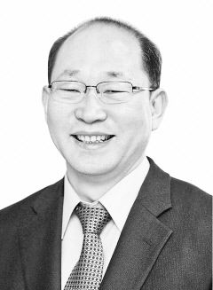 [이재윤 칼럼] 미·중 대결 속 급속한 편입…그 다음은?