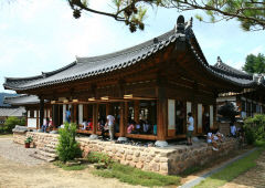 화재로 전소된 광산문학연구소, 작가 이문열의 작품연구와 문학도 양성 공간