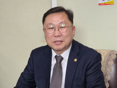 제9대 문경시의회 전반기 의장 황재용, 부의장엔 서정식 의원