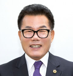 제12대 경북도의회 전반기 의장에 배한철 의원...부의장은 박영서, 박용선 의원