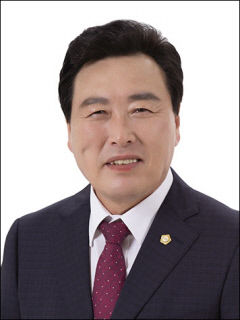 제9대 영덕군의회 전반기 의장 손덕수, 부의장 김성철 의원 선출