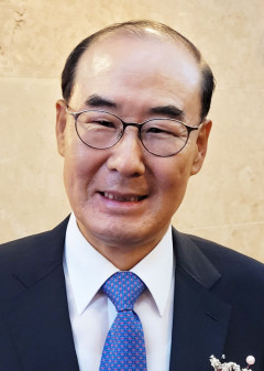 [이사람]장편소설 '효옥'으로 제3회 이태원문학상 수상한 전군표 전 국세청장