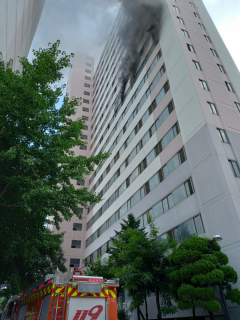 대구 북구 아파트 10층에서 불…주민 4명 연기 흡입