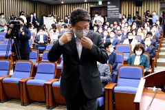 비대위 체체 '선언'만한 與…지도부 붕괴사태 수습까진 '산 넘어 산'