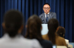 尹, 만5세 입학 학제개편안에 '신속한 공론화' 지시…여론수렴·입법사항 강조(종합)