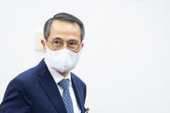 전직 국정원장 고발사건 '尹 승인 발언' 논란 후폭풍…여야 난타전
