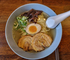 [대구 맛집] 대구 대봉동 '라멘집 아저씨'…맑게 우린 닭 육수, 풍미 가득 '시오라멘'