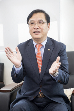 [경북도의회 의장단 인터뷰 (2)] 박영서 부의장 