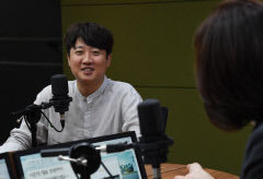 이준석 대표, 기자회견 윤핵관 비판 이어 방송서 윤 대통령 직격