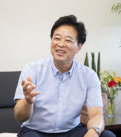 [경북도의회 상임위원장 릴레이 인터뷰 (2)] 이춘우 기획경제위원장 