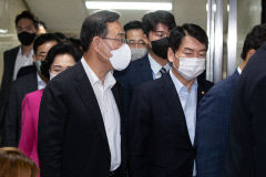국민의힘 의총, 당내 주류-비주류 갈등 골만 깊어져