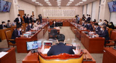 119일만에 닻 올린 사개특위 …민주당 정성호 위원장 선임