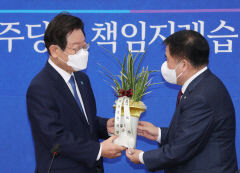 尹대통령·李 대표 전화통화…