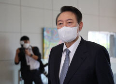 尹 대통령, 야당 '특검·고발'·이준석 갈등에 