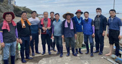 예천군의회, 포항 태풍 피해 지역 찾아 복구활동 도와