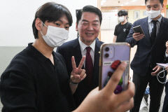 TK 찾은 안철수 