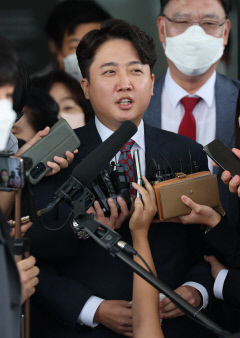 이준석 전 대표, 가처분 놓고 법원서 국민의힘과 치열한 공방