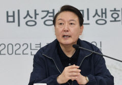 상주 찾아 '청년 농업인' 만난 윤대통령…청년·스마트 농업 지원 등 혁신 강조