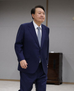 尹, 직무수행 긍정 평가 또 20%대 기록…TK는 긍정 45%·부정 48%