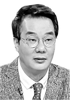 [송국건정치칼럼] 대통령을 구중궁궐에 가두려는 사람들