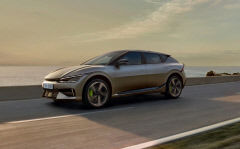 기아 고성능 모델 'EV6 GT' 출시, 제로백 3.5초…슈퍼카 맞먹는 '괴물 전기차'