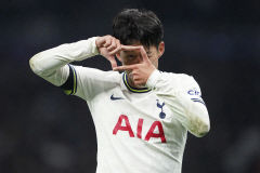 손흥민, UCL서 멀티골 폭발…토트넘 3-2 역전승 견인