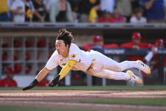 팀 승리 이끈 김하성의 발…샌디에이고, NLCS 2차전 승리