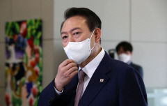 尹, 野 시정연설 보이콧에 