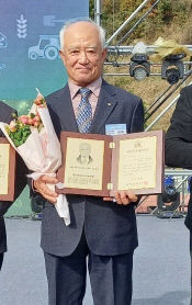 김규원 한국농촌지도자 예천군연합회 고문, '농업대상' 최우수 농업인상