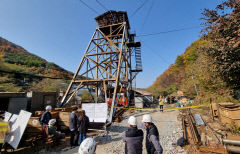 봉화 아연광산 붕괴, 작업자 2명 고립…2달 전 붕괴사고로 2명 사상자 낸 업체