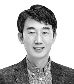 [아침을 열며] 북한의 변화를 이끌 '북한 매체 개방'