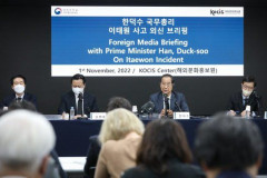 한덕수 국무총리, 외신 기자간담회 부적절한 농담 논란 사과