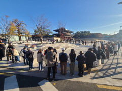 [포토뉴스] 서울 창덕궁 후원 관람 대기줄