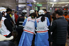 [속보] 영등포역서 무궁화호 탈선으로 30여명 부상