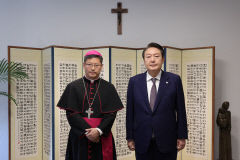 尹, 사흘째 종교계 경청행보 지속…김한길 국민통합위원장과 오찬도