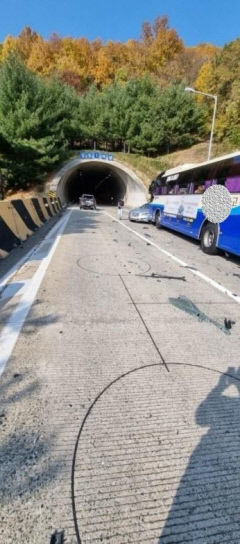 대구~부산고속도로 청도서 4중 추돌사고…5명 경상