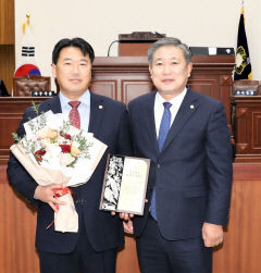 이락우 경주시의회 경제산업위원장, 경북도 의정 봉사 대상 수상