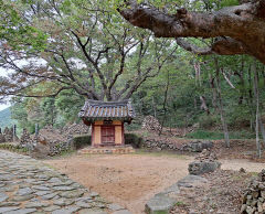 [동추(桐楸)  금요단상] 문경 돌고개 성황당에서, 공공의 안녕 기원…현대판 '성황당 정신'을 바라다