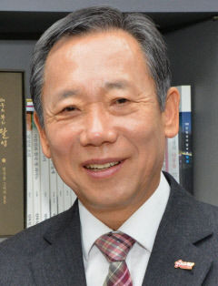 서정길 수필가, '제13회 한국수필 올해의 작가상'