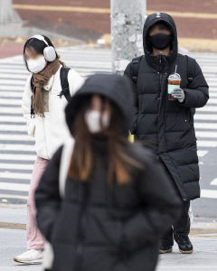 [포토뉴스] 한파 속 '얼죽아'