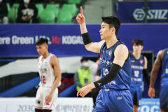 리그 선두 잡아낸 가스公...홈 3연전 전승 질주
