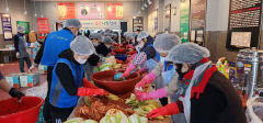 민주당 신효철 대구 동갑 위원장, 독립운동 후손 위한 김장 봉사 나서